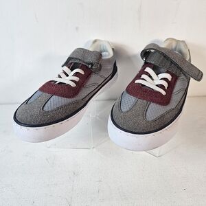 Children's Place Size 11 Boys White, Maroon, Navy Hook & Loop closure Sneaker
